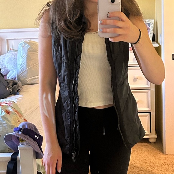 Athleta Black Quilted Vest - Picture 1 of 2